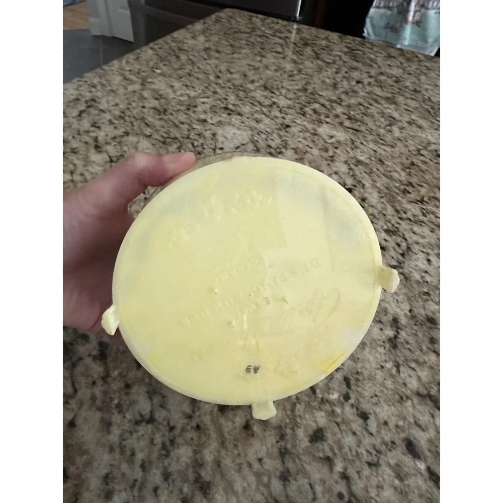 Vintage Cheramy April Showers Deluxe Dusting Powder Box yellow footed